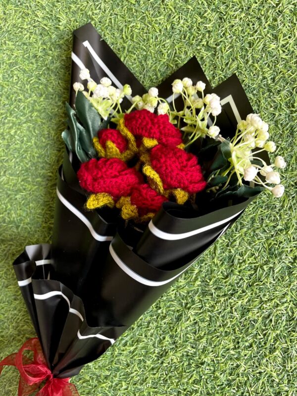 Customizable Crochet Rose Bouquet