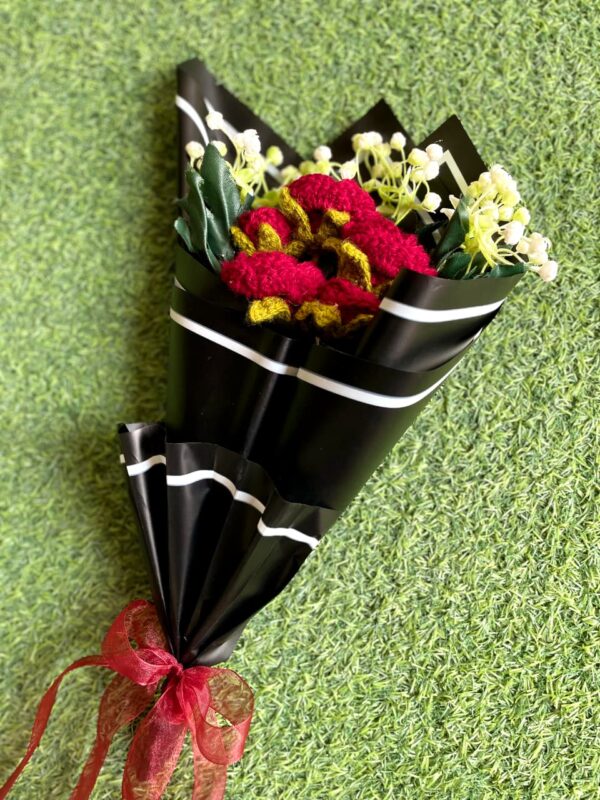 Customizable Crochet Rose Bouquet